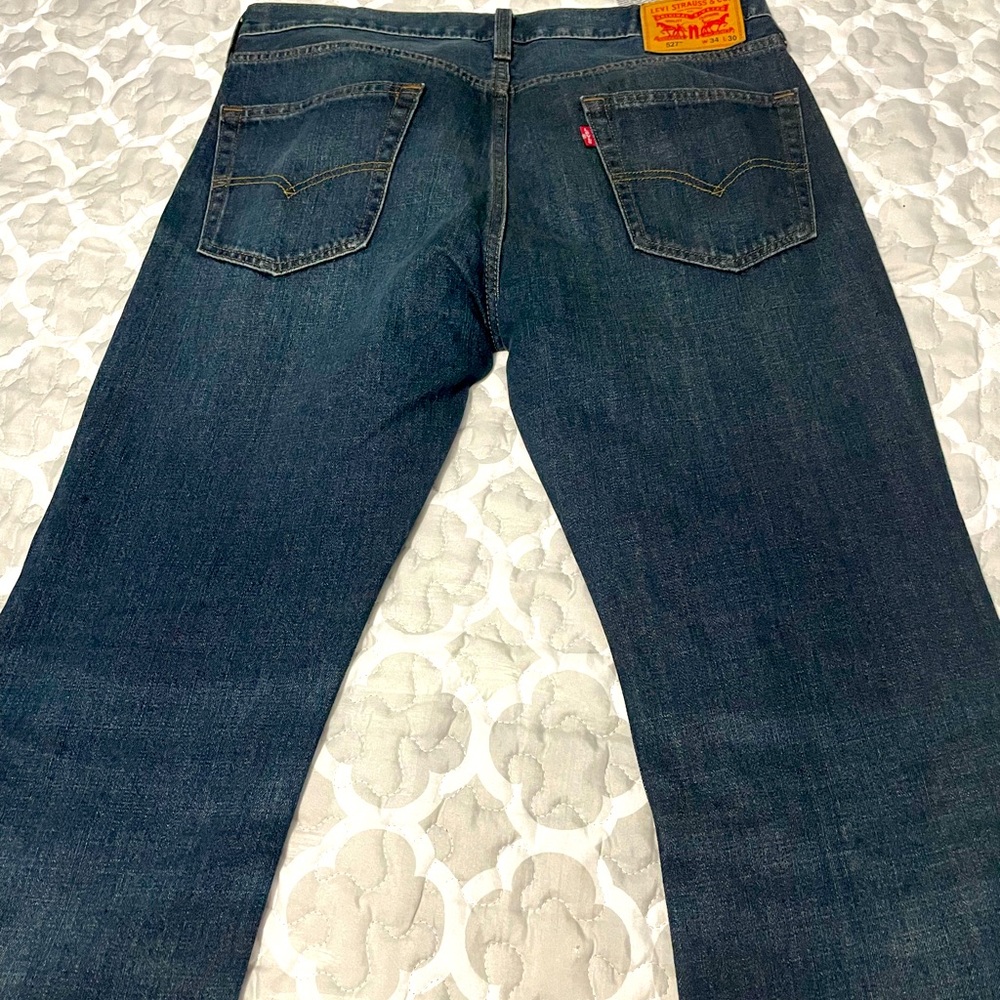 Men’s Levi’s slim bootcut style 527 NWOT. 34 waist . Length is 30.